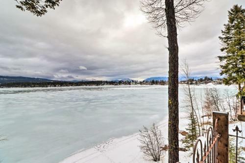 Tasteful And Spacious Escape On Whitefish Lake