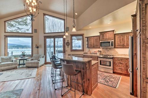 Tasteful And Spacious Escape On Whitefish Lake