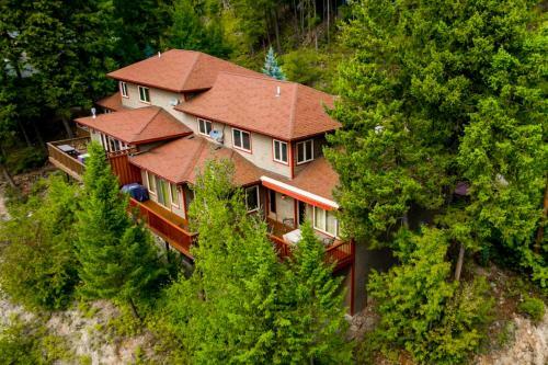 Twin Pines Retreat
