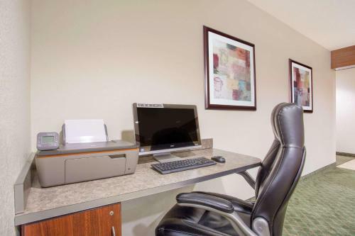 Hotel Microtel Inn And Suites Gassaway