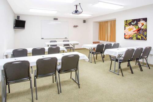 Hotel Microtel Inn And Suites Gassaway