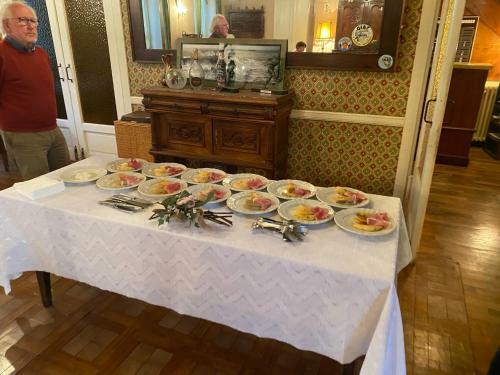 H�tel De Famille L.f.m.a.l.