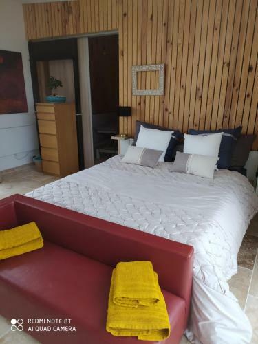 Bed & Breakfast La Parenth�se Chambre Spacieuse Avec Spa Privatif
