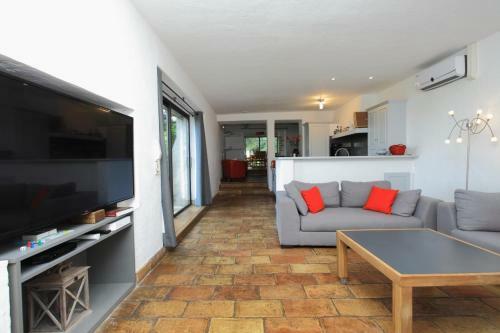 Le Petit Lub�ron - Beautiful Gordian Villa
