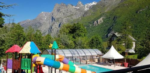 Camping Le Rochetaill�e