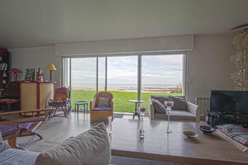 Large Seafront Family Home