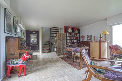 Large Seafront Family Home