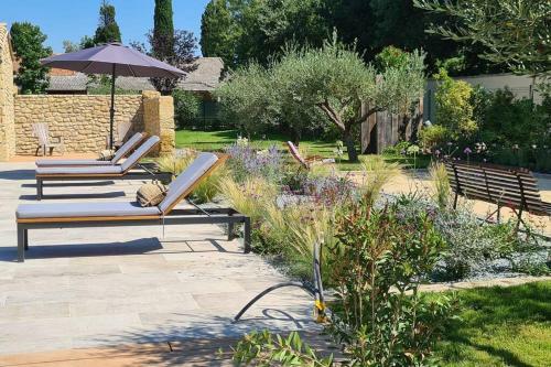 Le Cabanon De Nans. G�te De Charme En Provence.