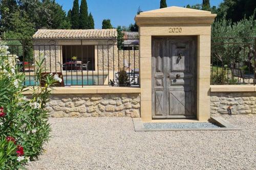 Le Cabanon De Nans. G�te De Charme En Provence.