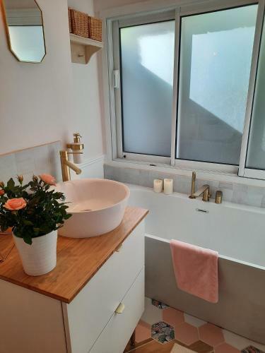 Charmant Logement T2 � 2 Pas De La Mer