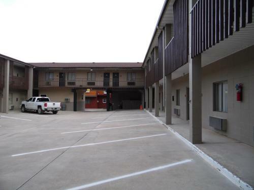 Bear Lodge Motel