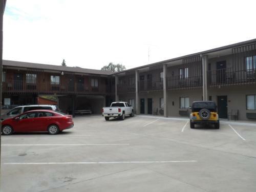 Bear Lodge Motel