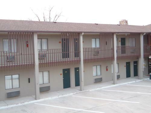 Bear Lodge Motel