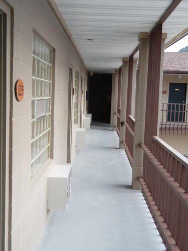 Bear Lodge Motel