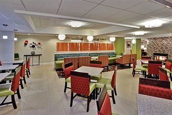 Hotel La Quinta Inn & Suites Summersville