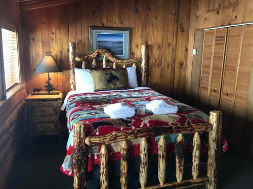 Lodge Heart Six Ranch