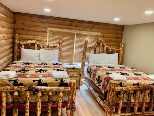Lodge Heart Six Ranch