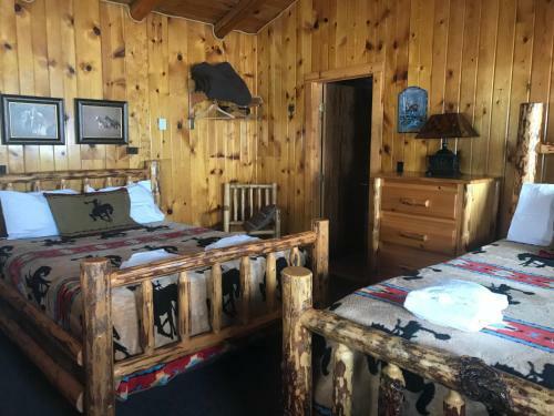 Lodge Heart Six Ranch