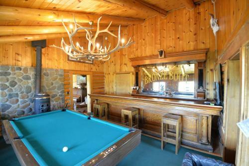 Lodge Heart Six Ranch