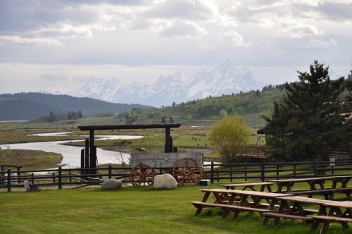 Lodge Heart Six Ranch