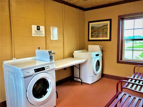 Motel America's Best Inn