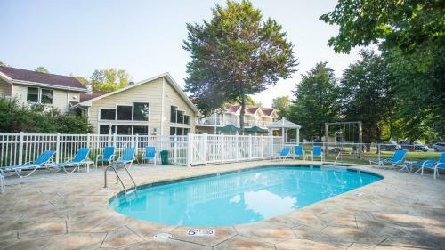 Hotel Somerset Inn & Suites