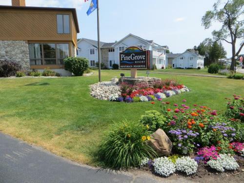 Hotel Pine Grove Resort