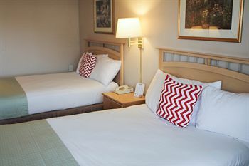 Motel Lakewood Inn