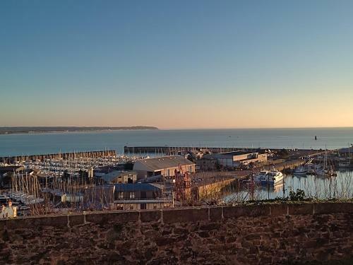 La Maison de L'amiral Vue Sur Mer � Granville
