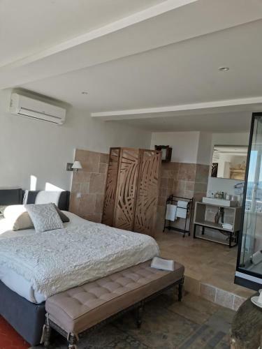 Hostal Chambres Lougolin