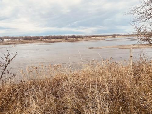 Villa Newly Remodeled Riverfront Cabin In Crane Country