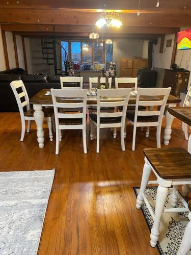 Villa Newly Remodeled Riverfront Cabin In Crane Country