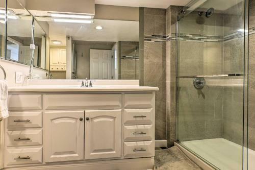 Luxe Omaha Home With Yard - 3 Mi To Downtown!
