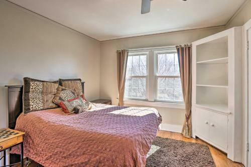 Luxe Omaha Home With Yard - 3 Mi To Downtown!
