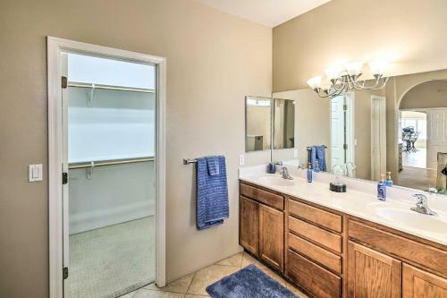 Lovely Laughlin Oasis On Mojave Golf Course!