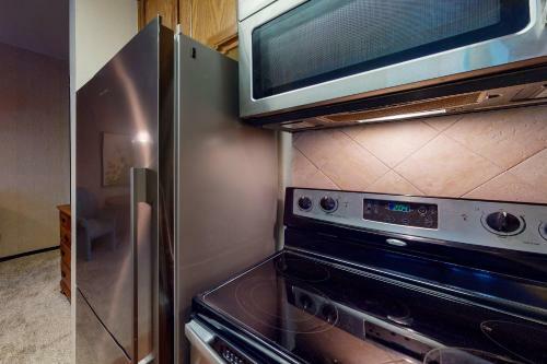 Tahome & Tahoe Place