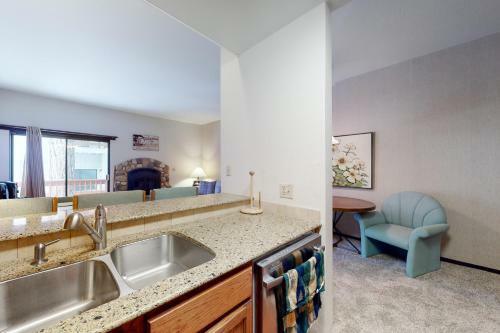 Tahome & Tahoe Place