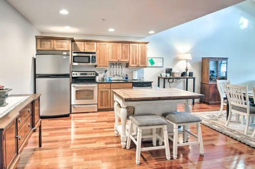 Apartamento Waterfront Getaway With Boat Slip On Alton Bay!