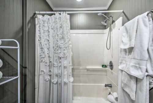 Pet-friendly Home With Private Beach, Dock And Rafts!