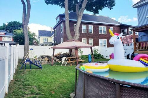 Spacious Duplex With Mountain Views, Parking, Wifi