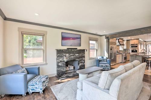 Luxe Home With Backyard Oasis About 1 Mi To Midtown