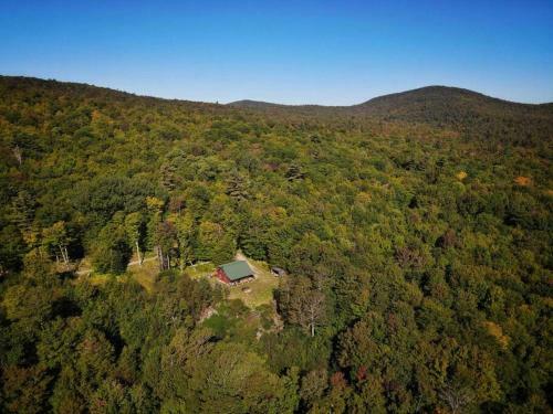 Off Grid, Remote Log Cabin In The Woods!