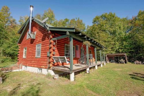 Off Grid, Remote Log Cabin In The Woods!