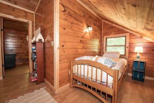 Off Grid, Remote Log Cabin In The Woods!