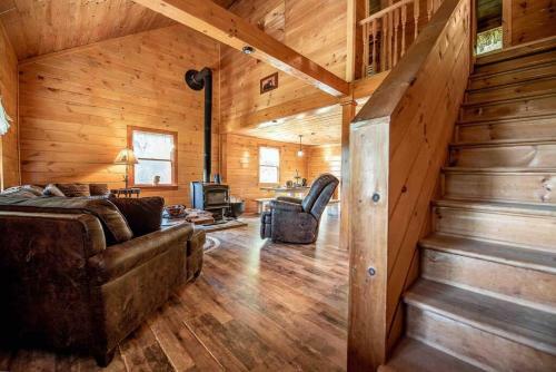 Off Grid, Remote Log Cabin In The Woods!