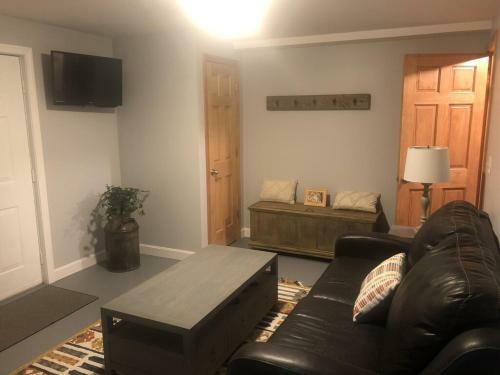 Comfy Country Setting Apartment In Central NH