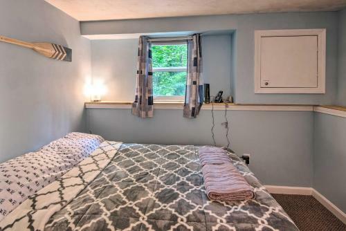 Sawyer Lake Retreat With Decks - Walk To Beach!
