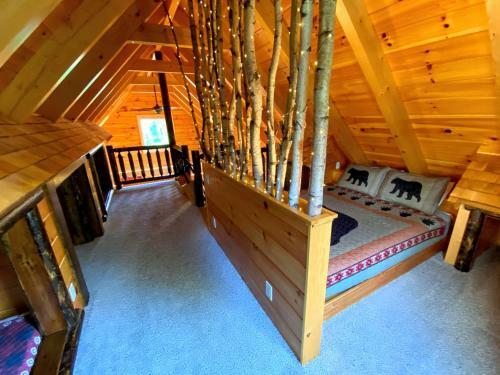 Villa Bc Log Cabin With Private Beach, River, Fire Pit, Ac, Wifi, Onsite Trails, Ski Slope Views
