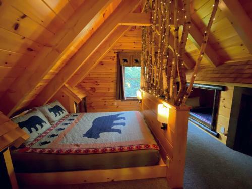 Villa Bc Log Cabin With Private Beach, River, Fire Pit, Ac, Wifi, Onsite Trails, Ski Slope Views