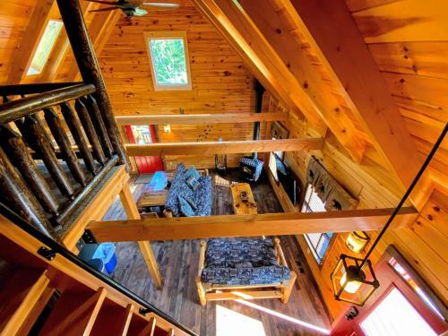 Villa Bc Log Cabin With Private Beach, River, Fire Pit, Ac, Wifi, Onsite Trails, Ski Slope Views